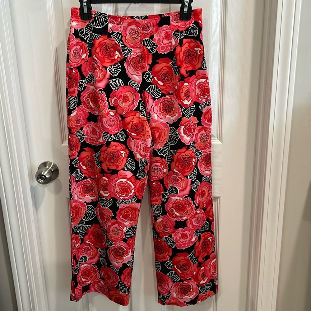 Intriguing Threads size 4 cropped pants